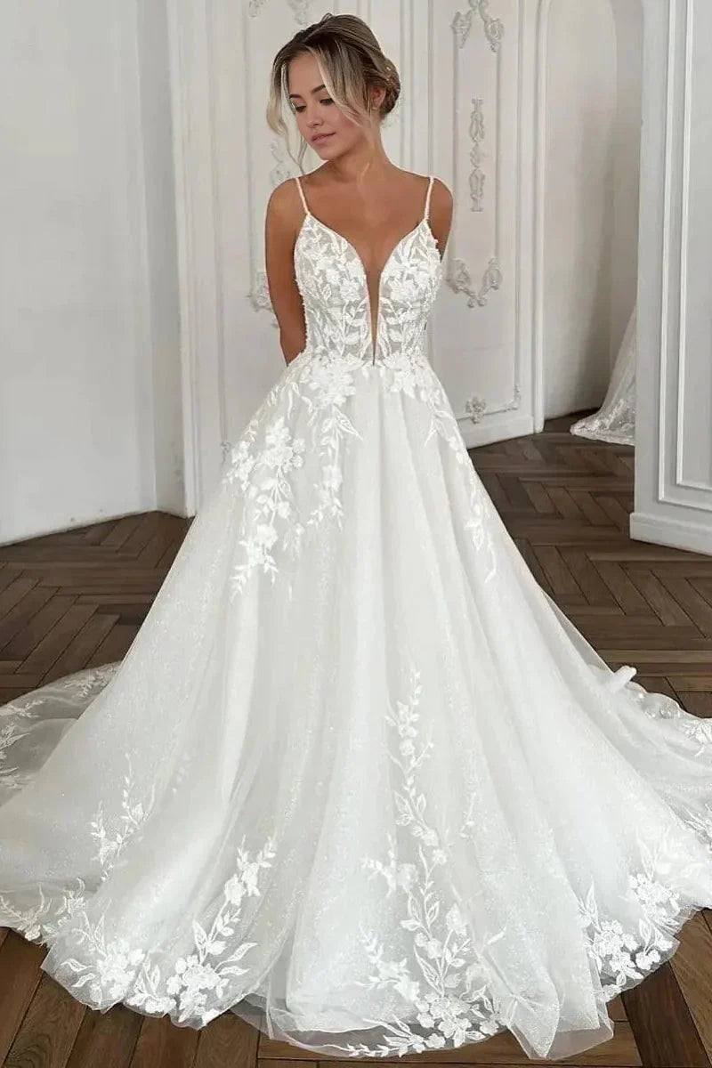 Vestidos de novia largos de tul con apliques y escote en V en forma de A